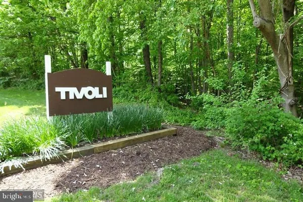 $1,900 | 5808 Royal Ridge Drive, Unit L, Springfield, VA 22152