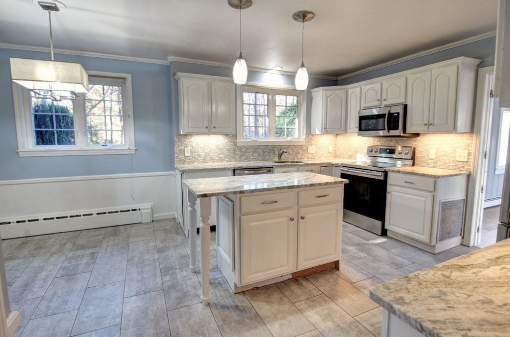 290 Northfield Road Lunenburg, MA 01462 - Photo 3 of 31 Gallery Image 3