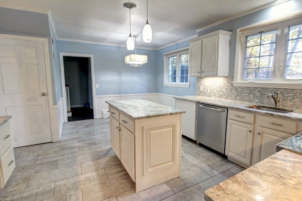 290 Northfield Road Lunenburg, MA 01462 - Photo 4 of 31 Gallery Image 4