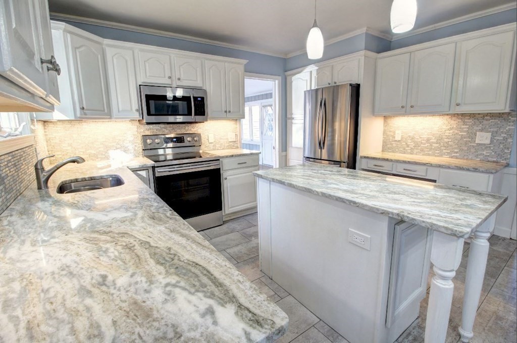 290 Northfield Road Lunenburg, MA 01462 - Photo 5 of 31 Gallery Image 5
