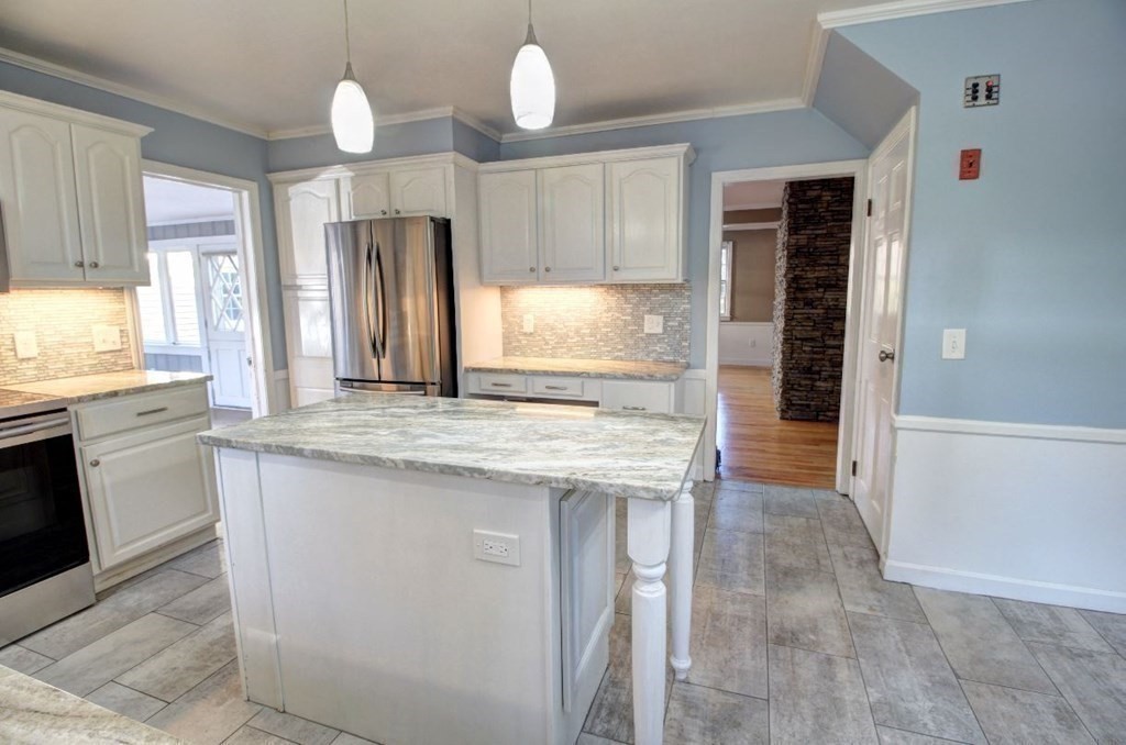 290 Northfield Road Lunenburg, MA 01462 - Photo 6 of 31 Gallery Image 6