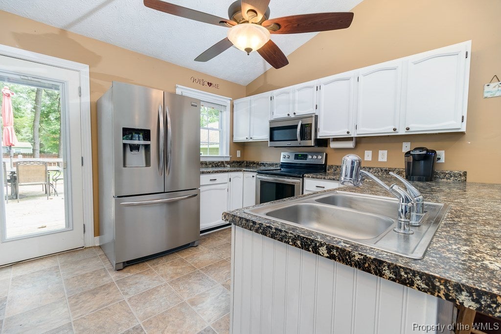440 Riverside Drive Lanexa, VA 23089 - Photo 7 of 24 Gallery Image 7