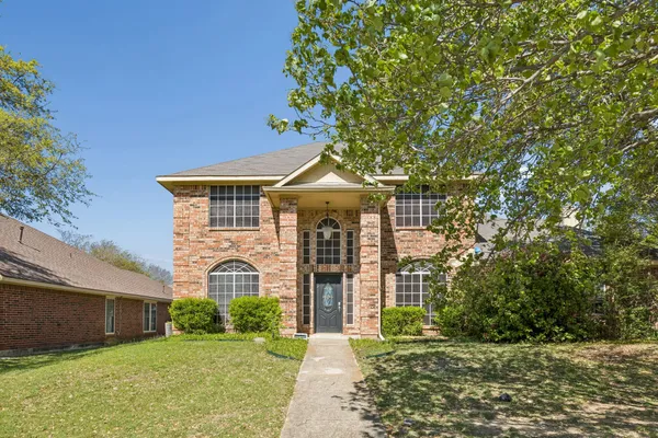 $320,000 | 1409 Holveck Drive, Cedar Hill, TX 75104