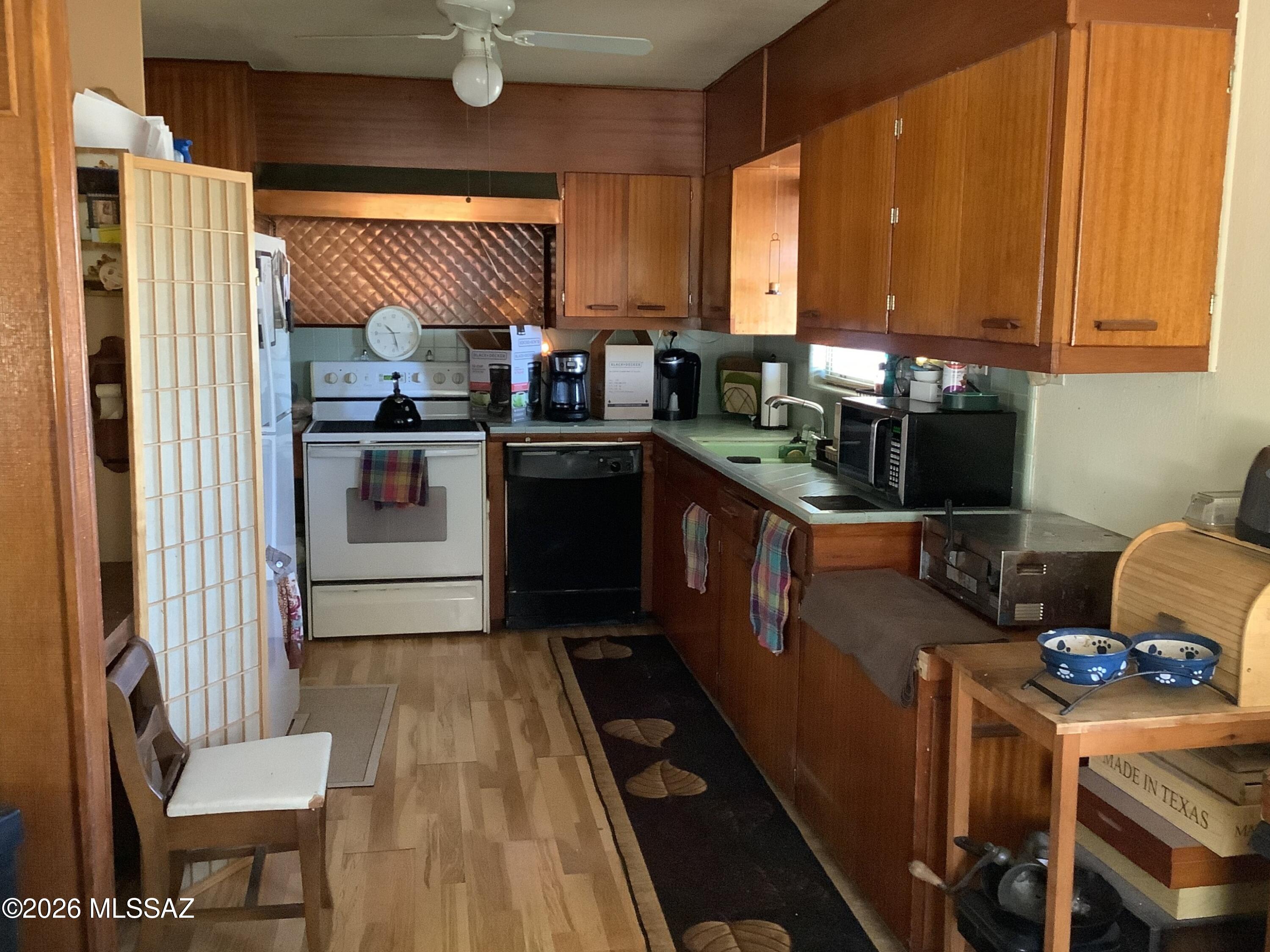 502 3rd Street Bowie, AZ 85605 - Photo 11 of 46 KITCHEN