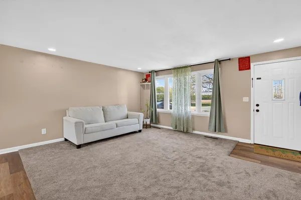 $2,300 | 2091 Highway 102, Bourbonnais, IL 60914