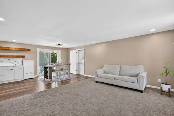 $2,300 | 2091 Highway 102, Bourbonnais, IL 60914
