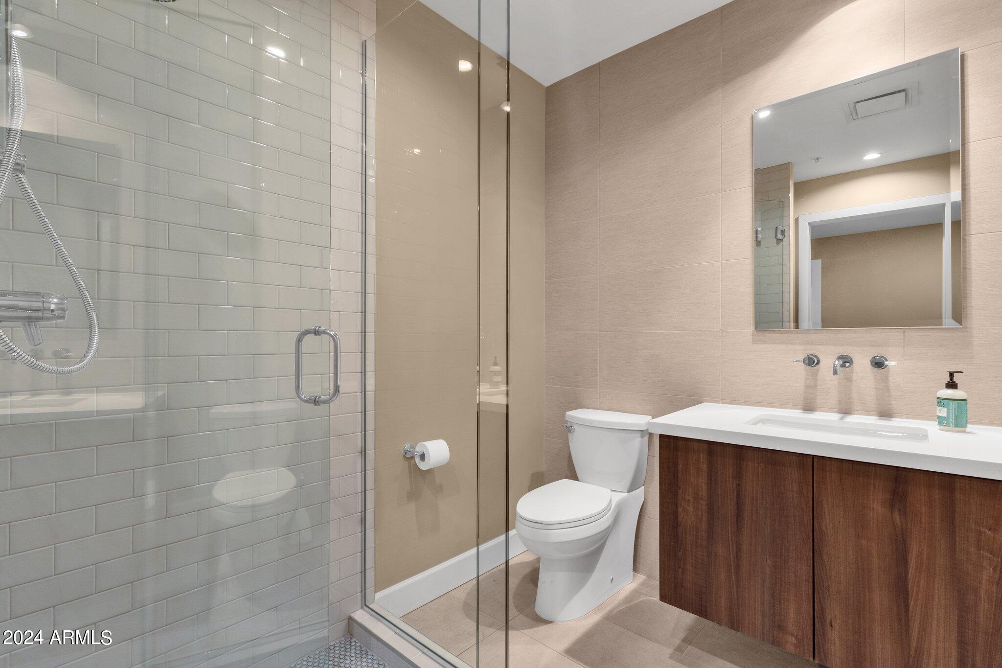 15215 North Kierland Boulevard, Unit 436 Scottsdale, AZ 85254 - Photo 28 of 44 Bathroom 2