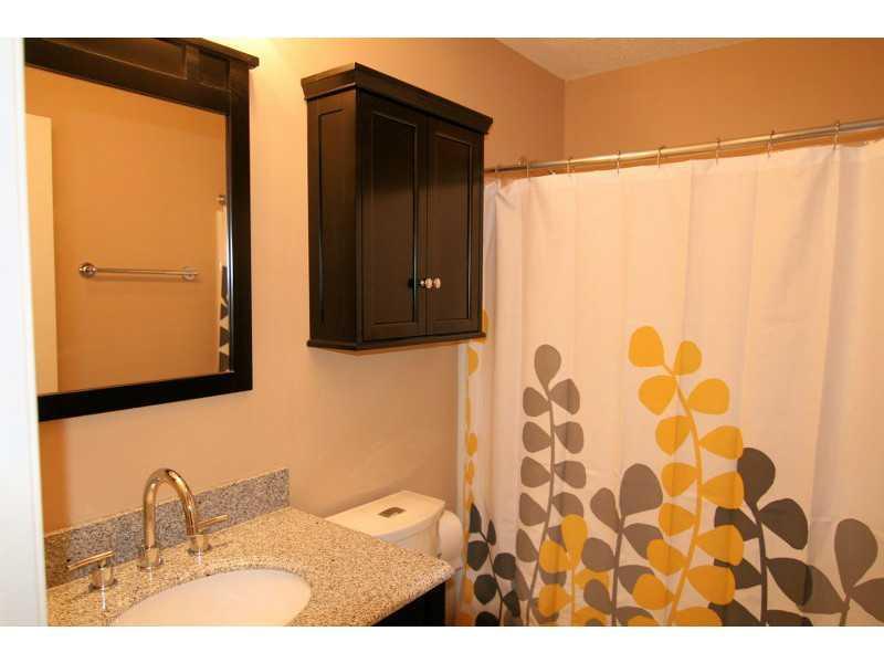 372 Skiway Road, Unit II204 Newry, ME 04261 - Photo 18 of 35 Bathroom.