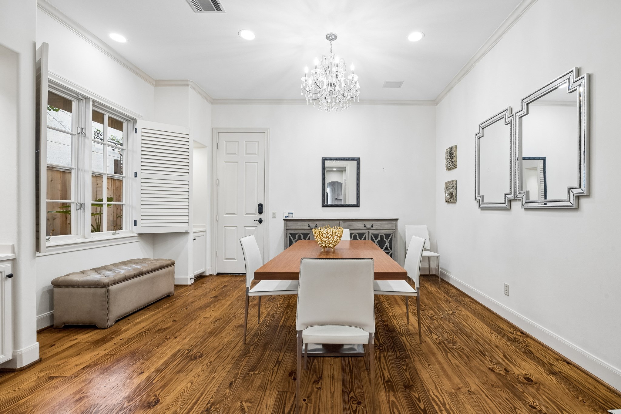 2207 Dunraven Lane Houston, TX 77019 - Photo 30 of 33 Over-sized Diningrm