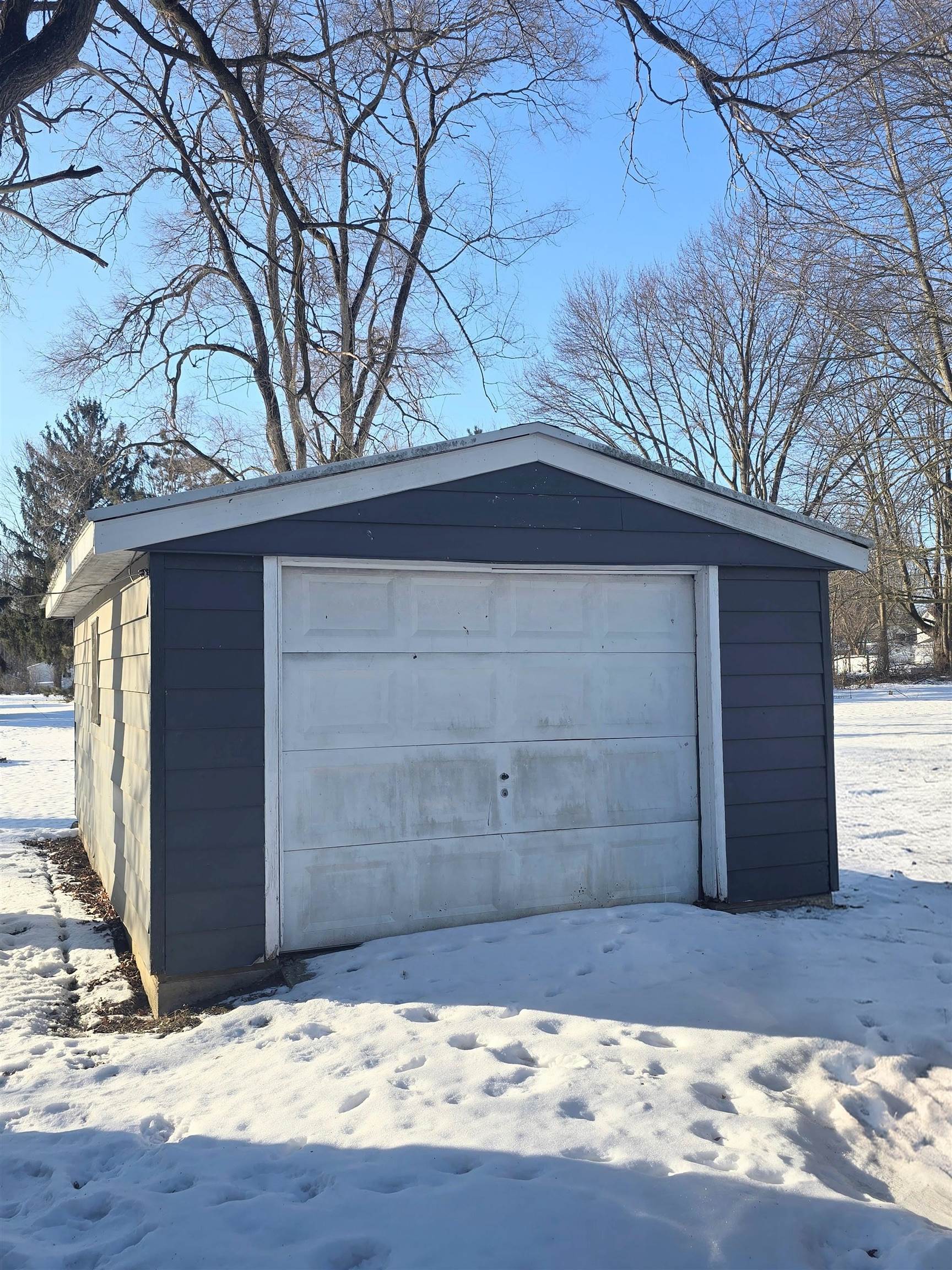 716 East Newark Street Ithaca, MI 48847 - Photo 4 of 10