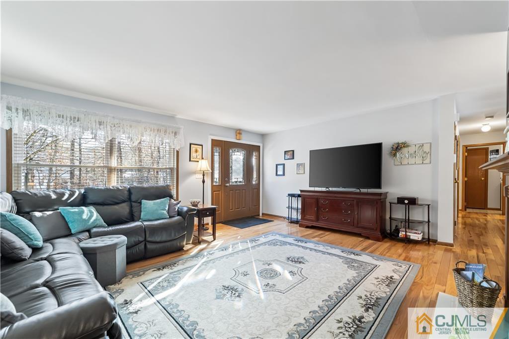 196 Old Forge Road Monroe Township, NJ 08831 - Photo 4 of 25