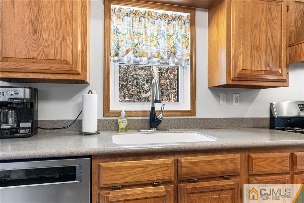 196 Old Forge Road Monroe Township, NJ 08831 - Photo 6 of 25