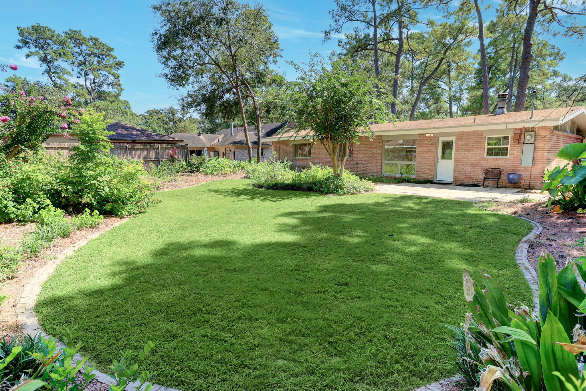 10226 Ivyridge Road Houston, TX 77043 - Photo 23 of 37 Enjoy this oversized lot