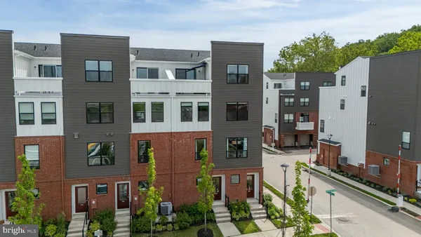 $689,000 | 905 Riverplace Drive, Conshohocken, PA 19428