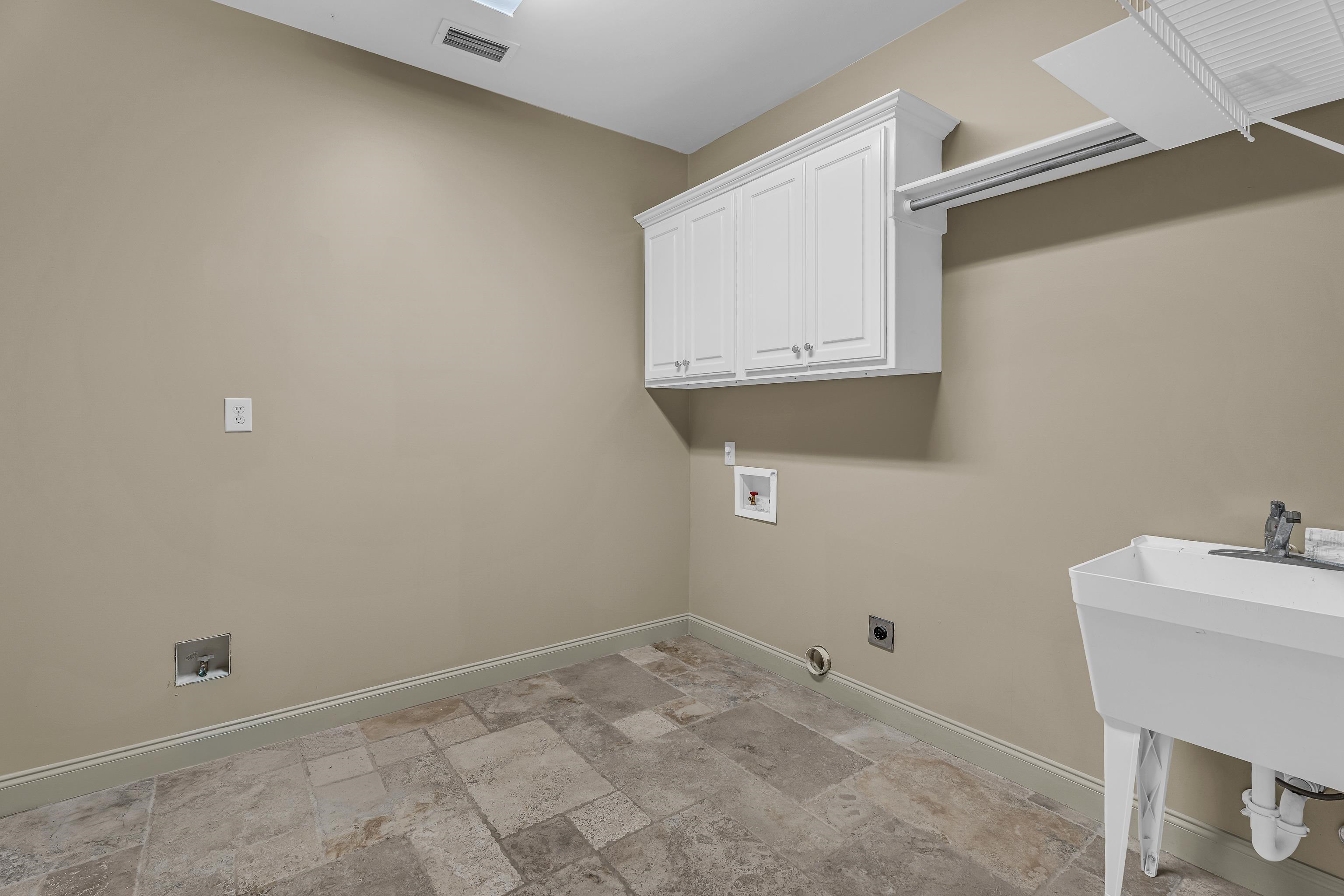30530 Middle Creek Circle Daphne, AL 36527 - Photo 33 of 56 Laundry