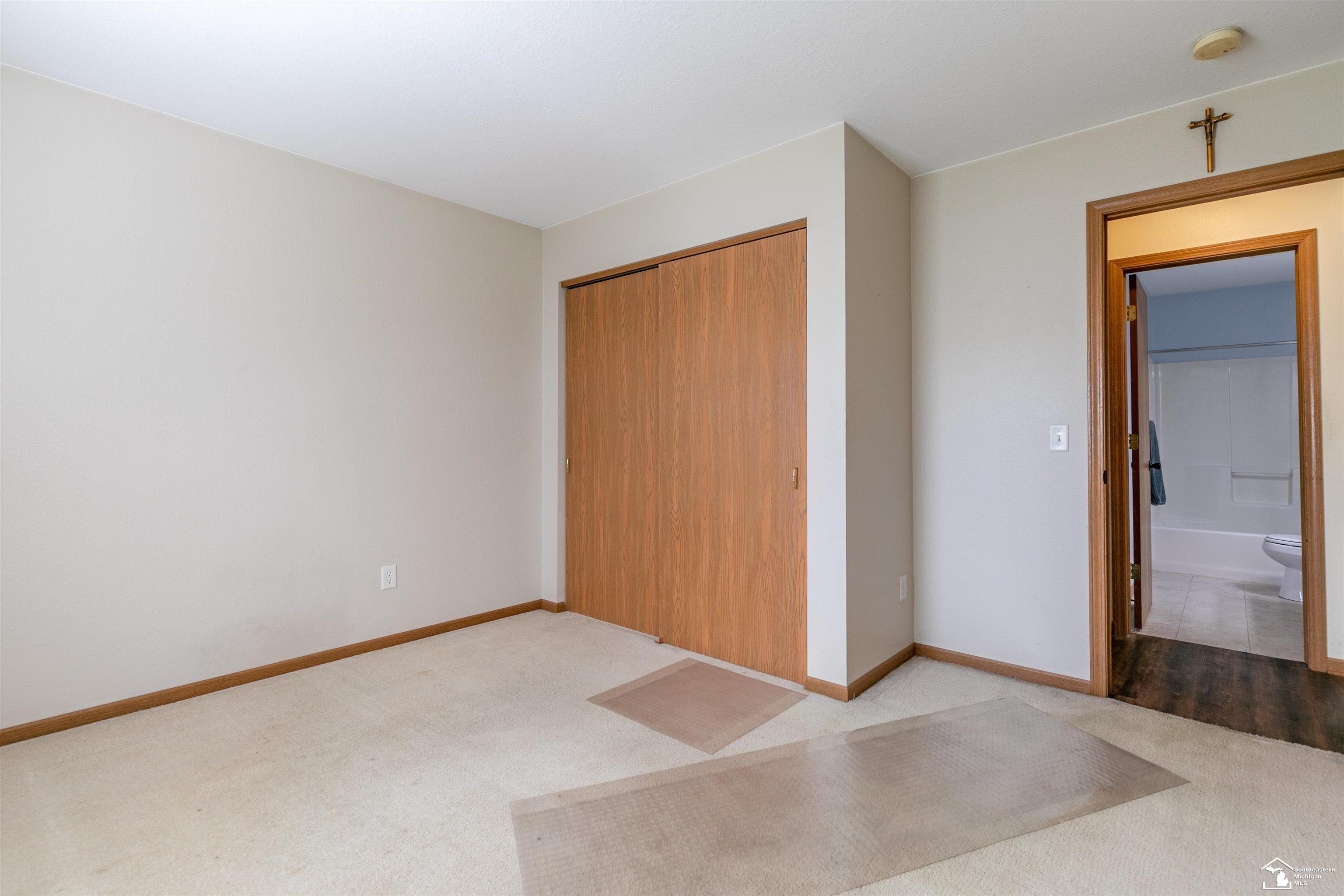 833 Hunting Creek Road Temperance, MI 48182 - Photo 18 of 40 50092387-17.JPG