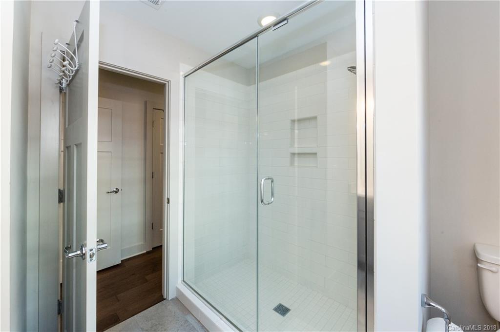137 Grandin Road, Unit G Charlotte, NC 28208 - Photo 26 of 32 Gallery Image 26