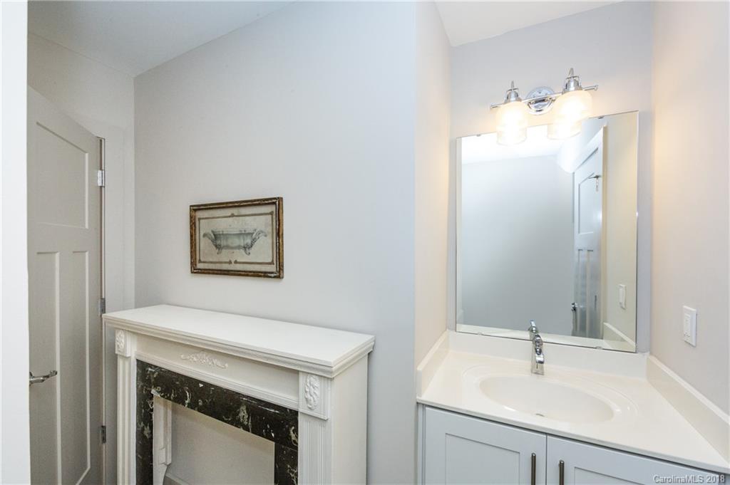 137 Grandin Road, Unit G Charlotte, NC 28208 - Photo 31 of 32 Gallery Image 31
