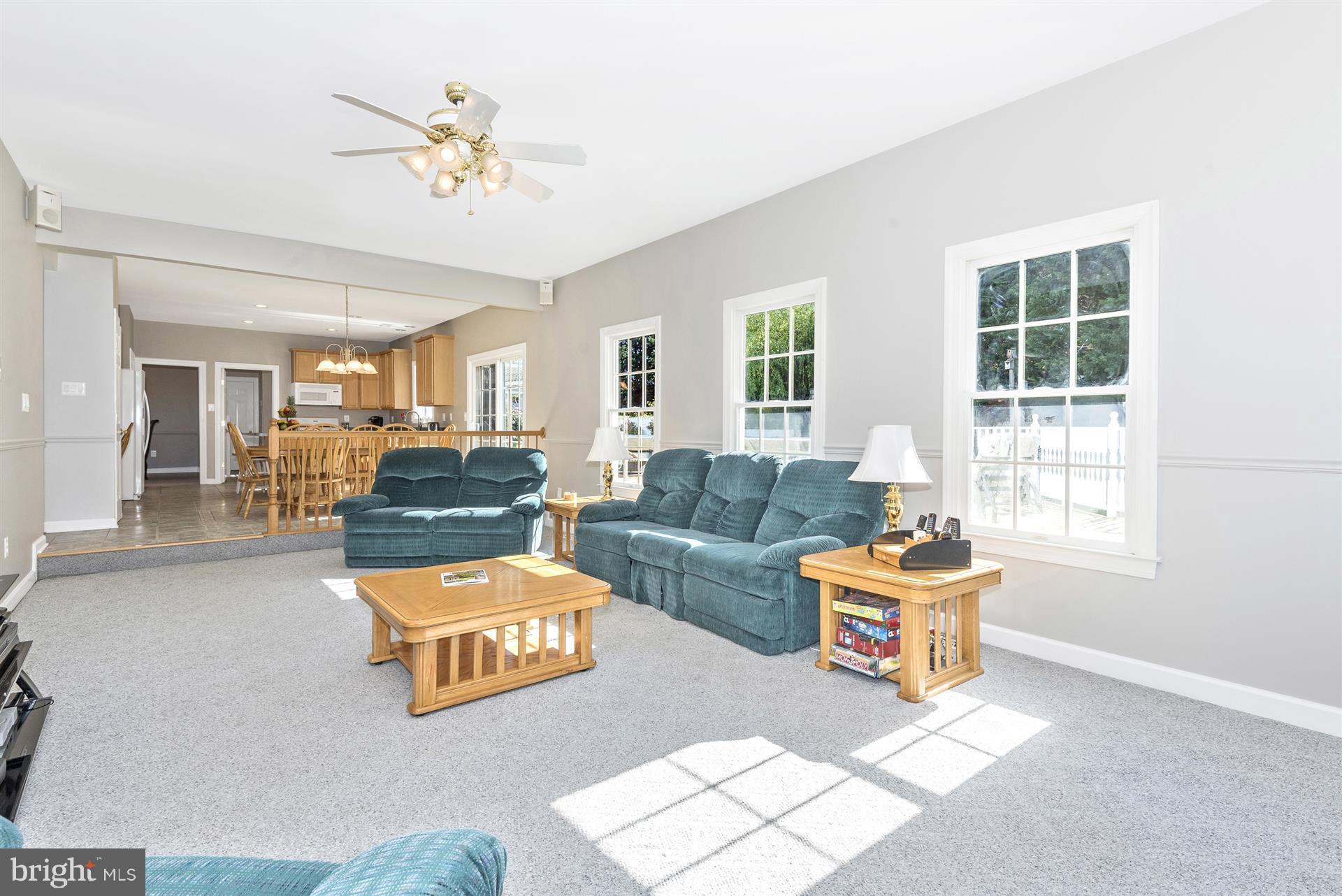 6090 Yorktown Road Mount Airy, MD 21771 - Photo 11 of 30 Large Spacious Family Room