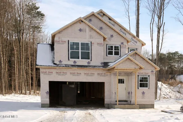 $579,900 | 6 Emma Lane, Malta, NY 12020