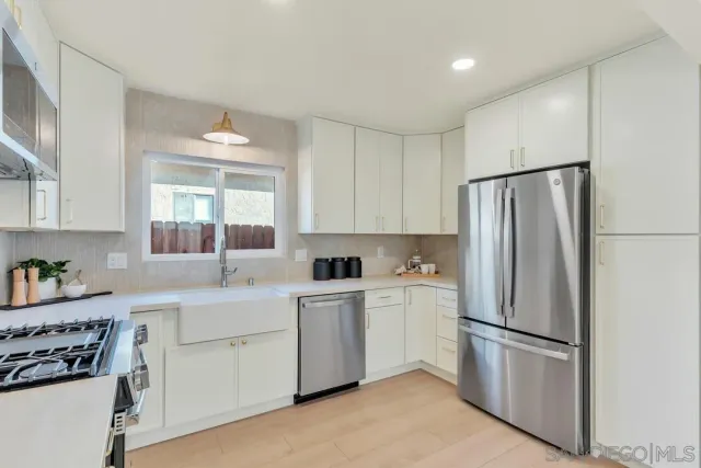 $1,575,000 | 2275 Emerald Street, San Diego, CA 92109