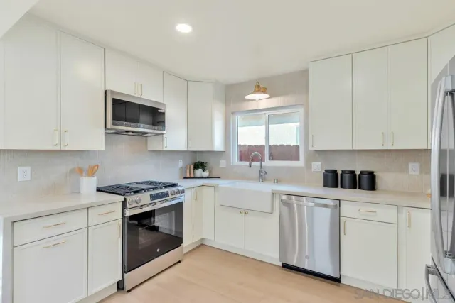 $1,575,000 | 2275 Emerald Street, San Diego, CA 92109