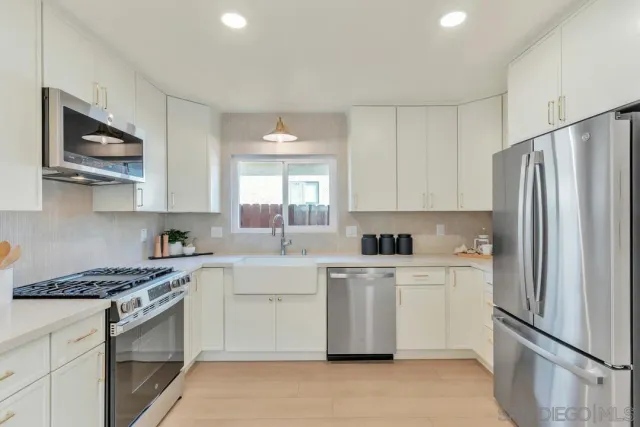 $1,575,000 | 2275 Emerald Street, San Diego, CA 92109