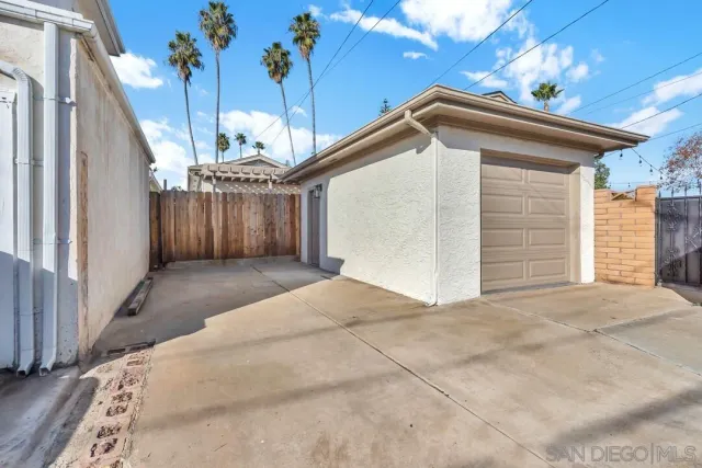 $1,575,000 | 2275 Emerald Street, San Diego, CA 92109