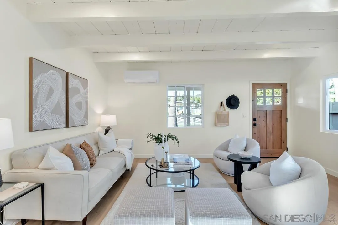 2275 Emerald Street San Diego, CA 92109 - Photo 8 of 42