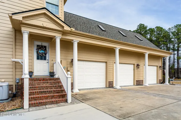 $1,295,000 | 105 Back Creek Court, Hertford, NC 27944