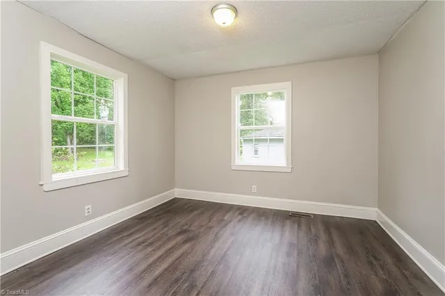 $185,000 | 603 Edgewood Avenue, Thomasville, NC 27360