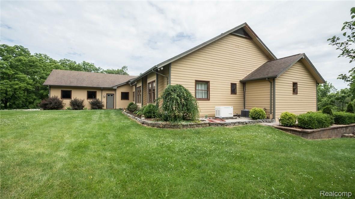 8950 Warren Road Plymouth, MI 48170 - Photo 3 of 49 21_21.jpg