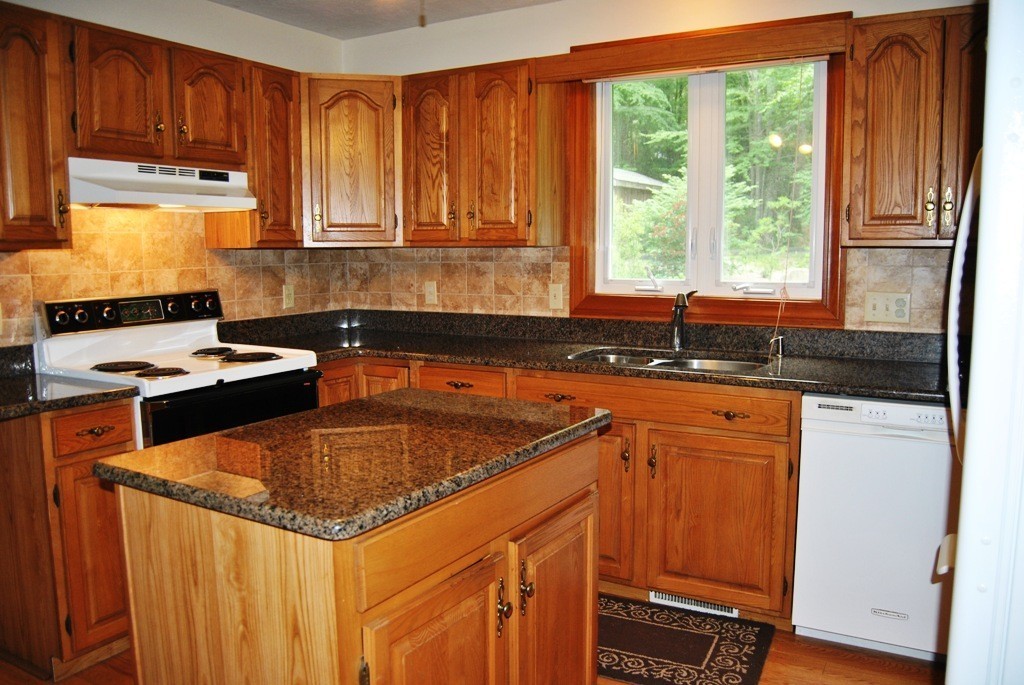 131 Hagstrom Road Thompson, CT 06281 - Photo 8 of 30 Gallery Image 8