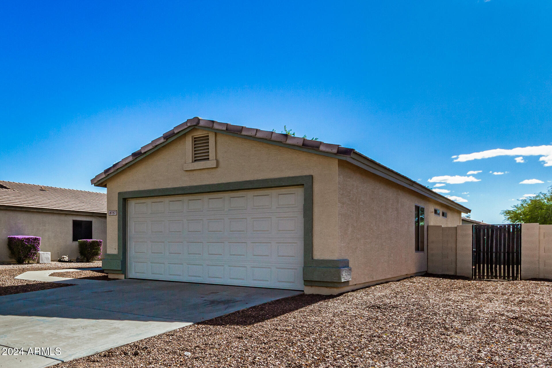 8757 West Griswold Road Peoria, AZ 85345 - Photo 2 of 22 03 - Griswold