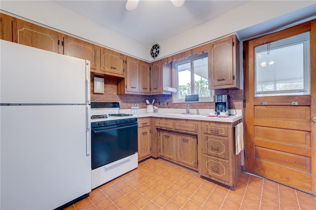 1362 Craigview Drive Pittsburgh, PA 15243 - Photo 6 of 21