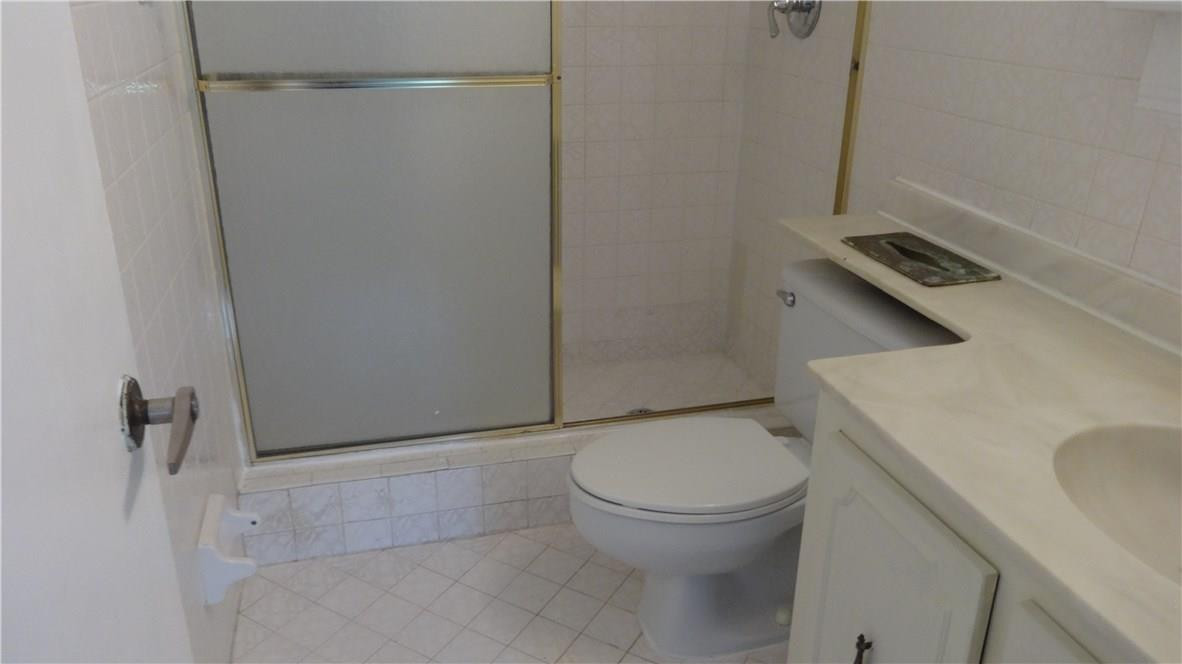 8402 West Sample Road, Unit 141 Coral Springs, FL 33065 - Photo 14 of 18 MASTER BATH