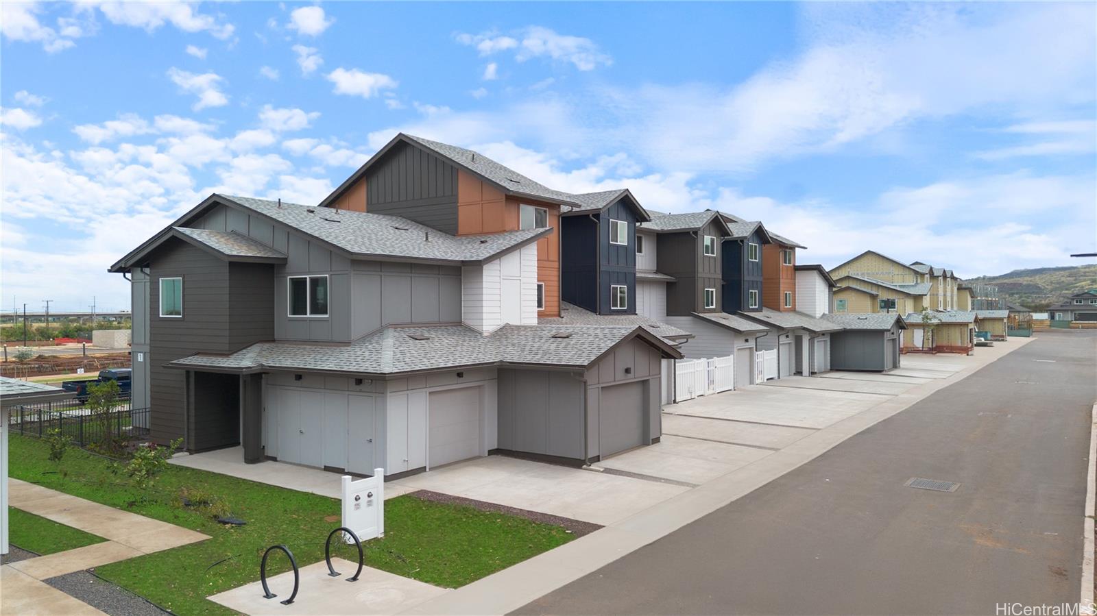 91-1171 Hoʻonaʻauao Street, Unit 1109 Kapolei, HI 96707 - Photo 3 of 15 Exterior