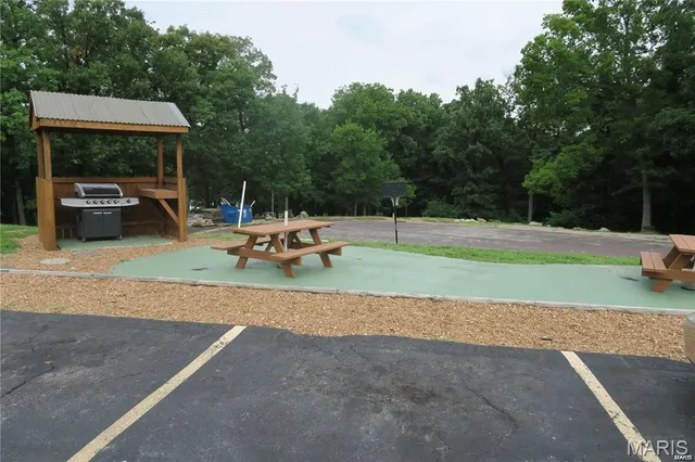 $79,900 | 2781 Blackforest Drive, Unit C, St. Louis, MO 63129