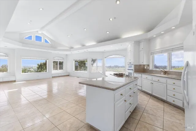 $3,750,000 | 4076-4080 Old Redwood Highway, Santa Rosa, CA 95403