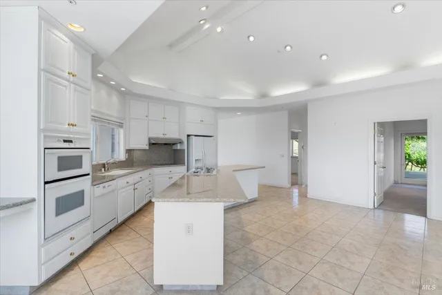 $3,750,000 | 4076-4080 Old Redwood Highway, Santa Rosa, CA 95403