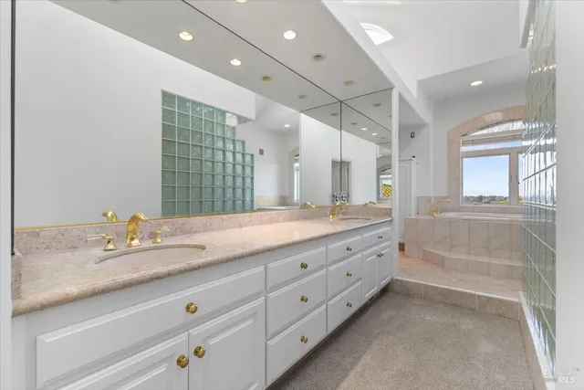 $3,750,000 | 4076-4080 Old Redwood Highway, Santa Rosa, CA 95403