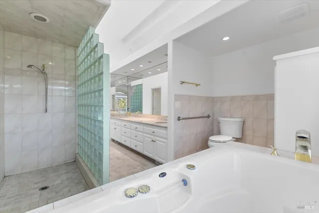 $3,750,000 | 4076-4080 Old Redwood Highway, Santa Rosa, CA 95403