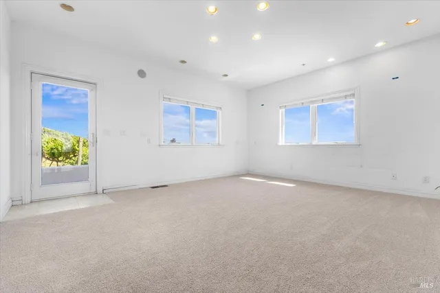 $3,750,000 | 4076-4080 Old Redwood Highway, Santa Rosa, CA 95403