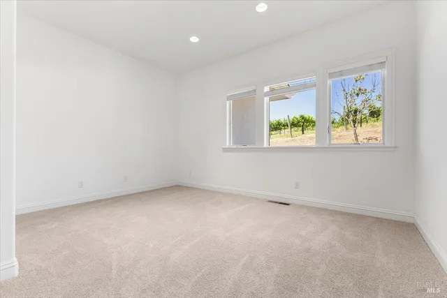 $3,750,000 | 4076-4080 Old Redwood Highway, Santa Rosa, CA 95403