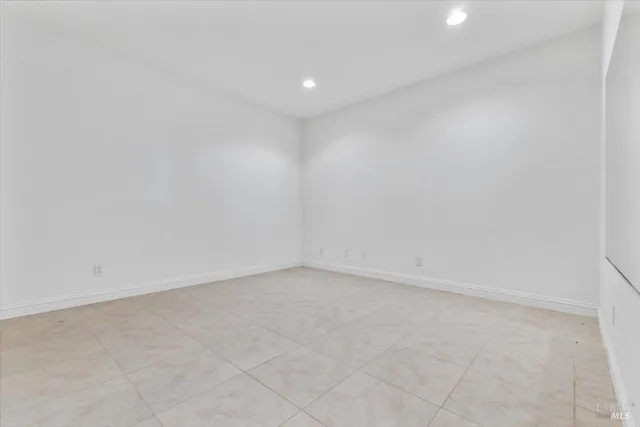 $3,750,000 | 4076-4080 Old Redwood Highway, Santa Rosa, CA 95403