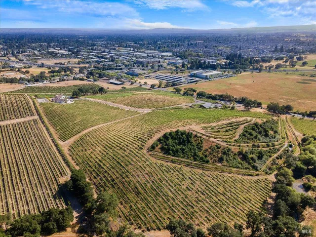 $3,750,000 | 4076-4080 Old Redwood Highway, Santa Rosa, CA 95403