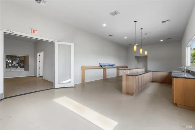 $3,750,000 | 4076-4080 Old Redwood Highway, Santa Rosa, CA 95403