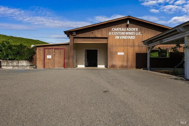 $3,750,000 | 4076-4080 Old Redwood Highway, Santa Rosa, CA 95403