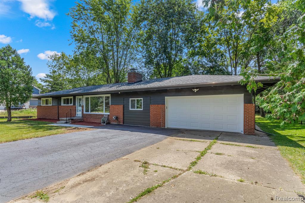 26178 Springfield Drive Farmington Hills, MI 48334 - Photo 2 of 29