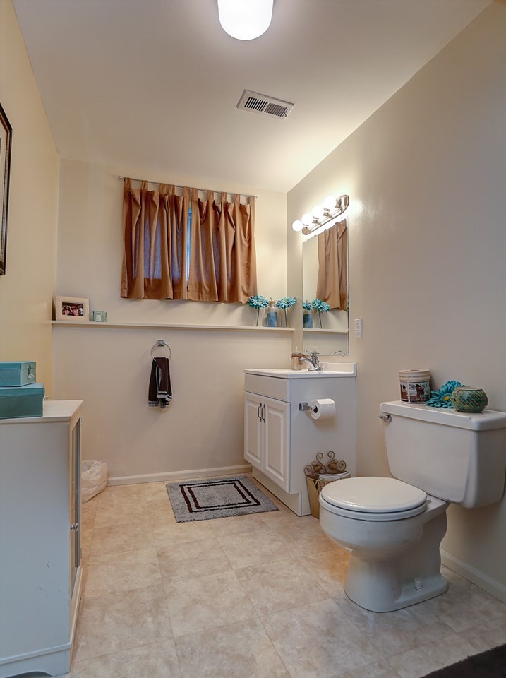 504 South Houk Road Spokane Valley, WA 99216 - Photo 15 of 20